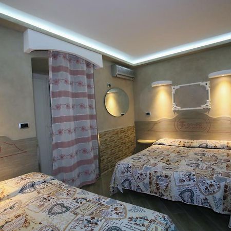 Pensione Enea Naples Luaran gambar