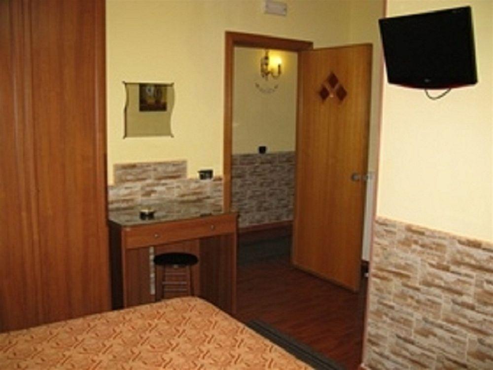 Pensione Enea Naples Luaran gambar