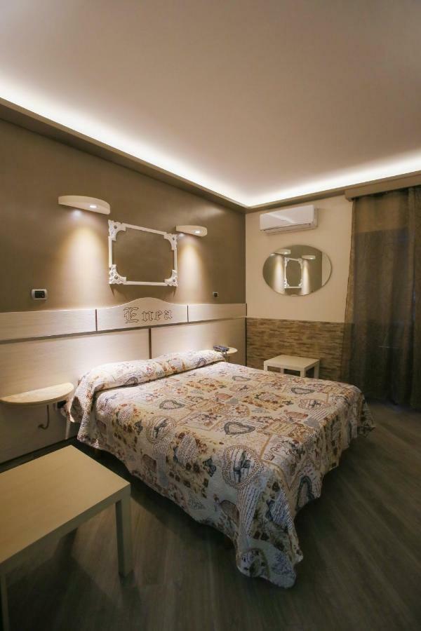 Pensione Enea Naples Luaran gambar
